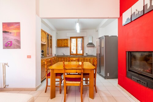 Apartment 'Valentina' with Balcony, Wi-Fi and Air Conditioning