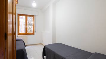 Fer et planche à repasser, Wi-Fi, draps fournis