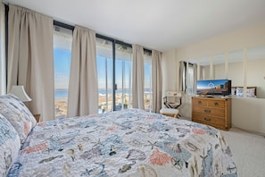 2 bedrooms, Internet - Bi-level, direct oceanfront retreat with bayviews and indoor pool (Ocean City)