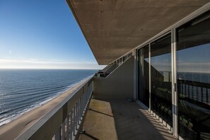 Property grounds - Bi-level, direct oceanfront retreat with bayviews and indoor pool (Ocean City)
