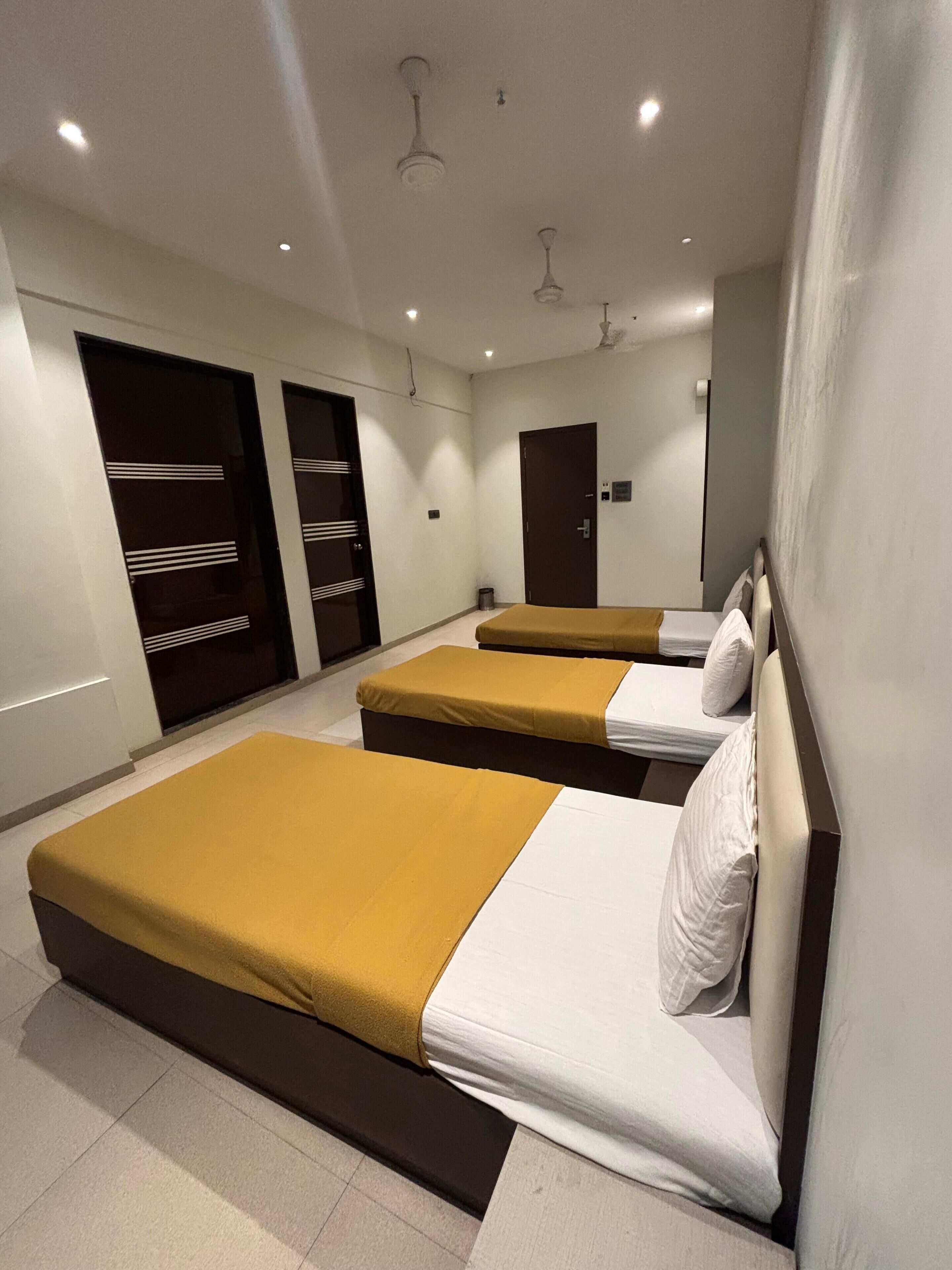 Basic Shared Dormitory | Free WiFi, bed sheets