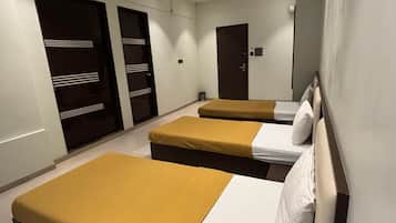 Basic Shared Dormitory | Free WiFi, bed sheets