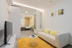Standard Studio, Kitchen | Living area - Dobo Madrid ANR1 (Madrid)