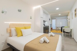 Monolocale, cucina | Ferro/asse da stiro, Wi-Fi gratuito