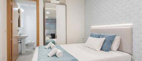 Studio | Strykejern/-brett og wi-fi (inkludert)