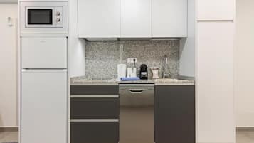 Studio | Private kitchen | Fridge, microwave, stovetop, toaster