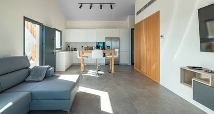 Villa Vista, your suite in front of the sea in El Hierro. Exclusivity and privacy.