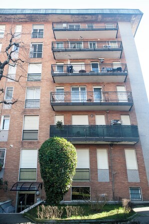 Exterior - Milan Affori Bright four-room apartment with balcony in every room (Milano)