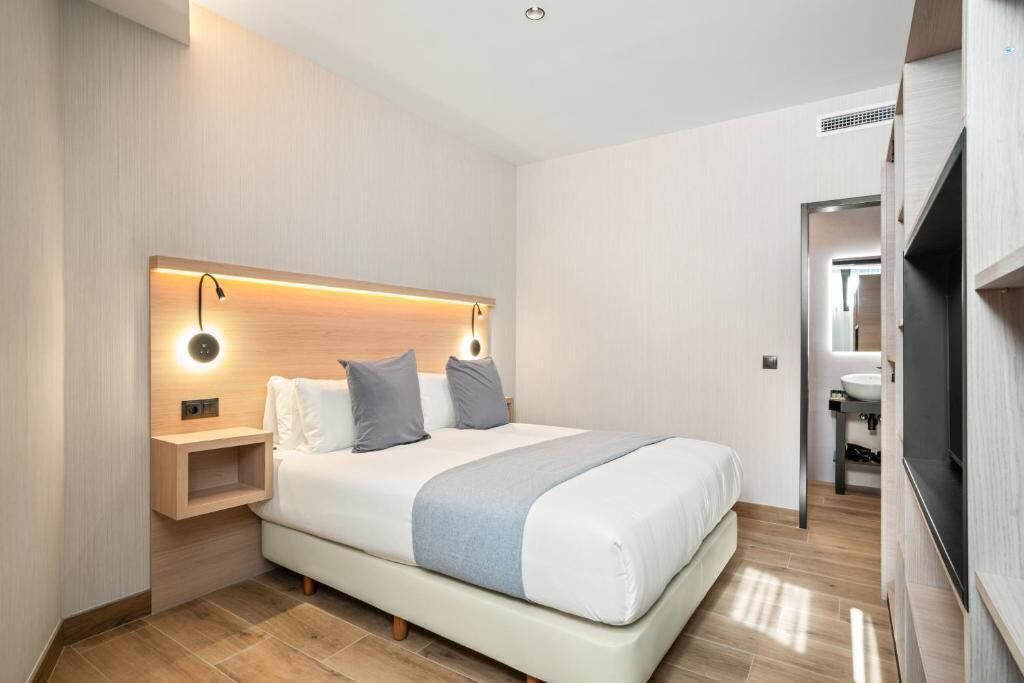 مكواة/لوح كي وواي فاي مجانًا