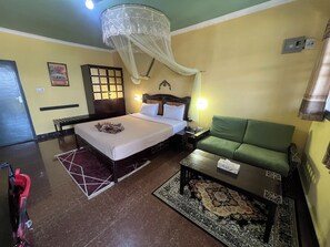 Desk, iron/ironing board, free WiFi - RUSTY ROCK BEACH RESORT & SPA (Mwanza)