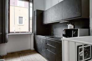 Kylskåp, mikrovågsugn och diskmaskin