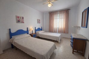 3 bedrooms, bed sheets - Apartamento Rafael Alberti (Conil de la Frontera)