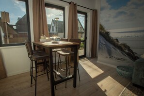 Family Studio, Multiple Beds, Pets Allowed, Garden View | Street view - B&B Slapen bij de bakker  (Heemskerk)