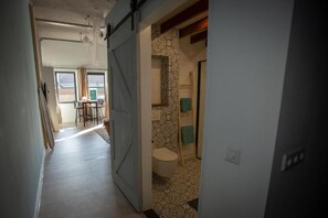 Family Studio, Multiple Beds, Pets allowed, Garden View | Interior