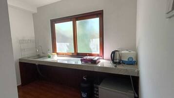 Classic-huvila, 2 makuuhuonetta | Yksityinen keittiö | Mikroaaltouuni, liesi, keittoastiat/astiat/ruokailuvälineet