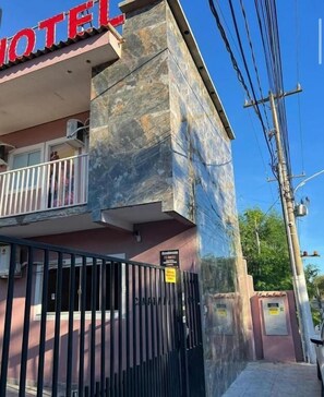 Exterior detail - Hotel alameda  (Várzea Grande)