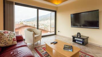 Appartamento, balcone | Area soggiorno