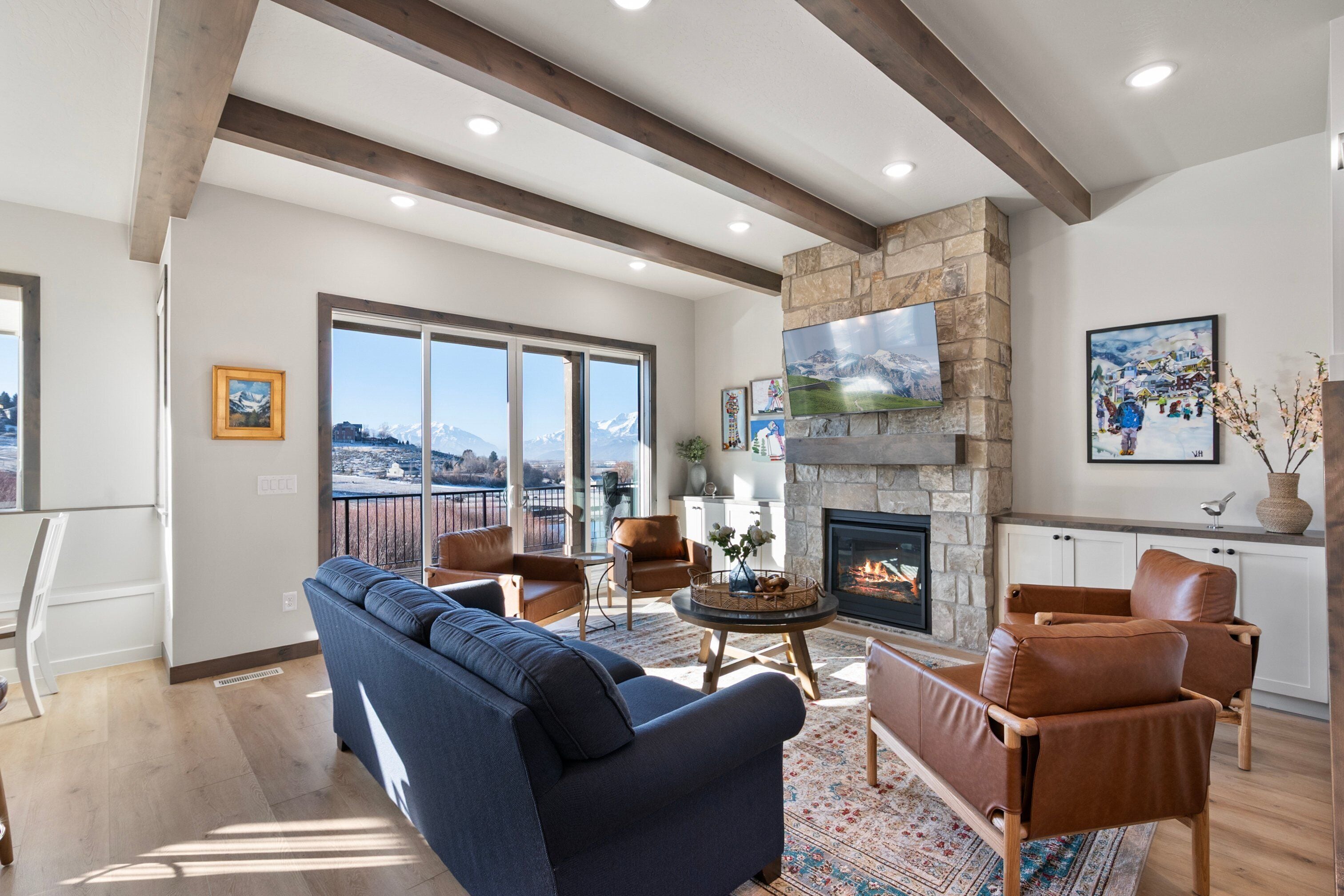 Smart-TV, peis og bøker