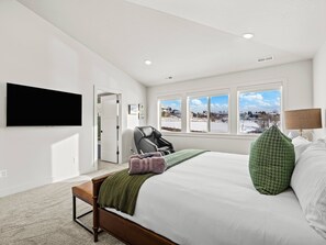 Desk, iron/ironing board, free WiFi, bed sheets - Summit View Lodge, 5br5ba, Sleeps 16, HotTub-Views (Heber City)