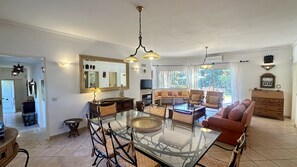 TV, fireplace - Pinheiro Manso | Private Pool | Albufeira (Albufeira)