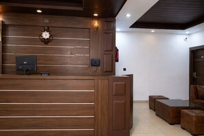 Lobby - Naini Jungle Retreat (Nainital)