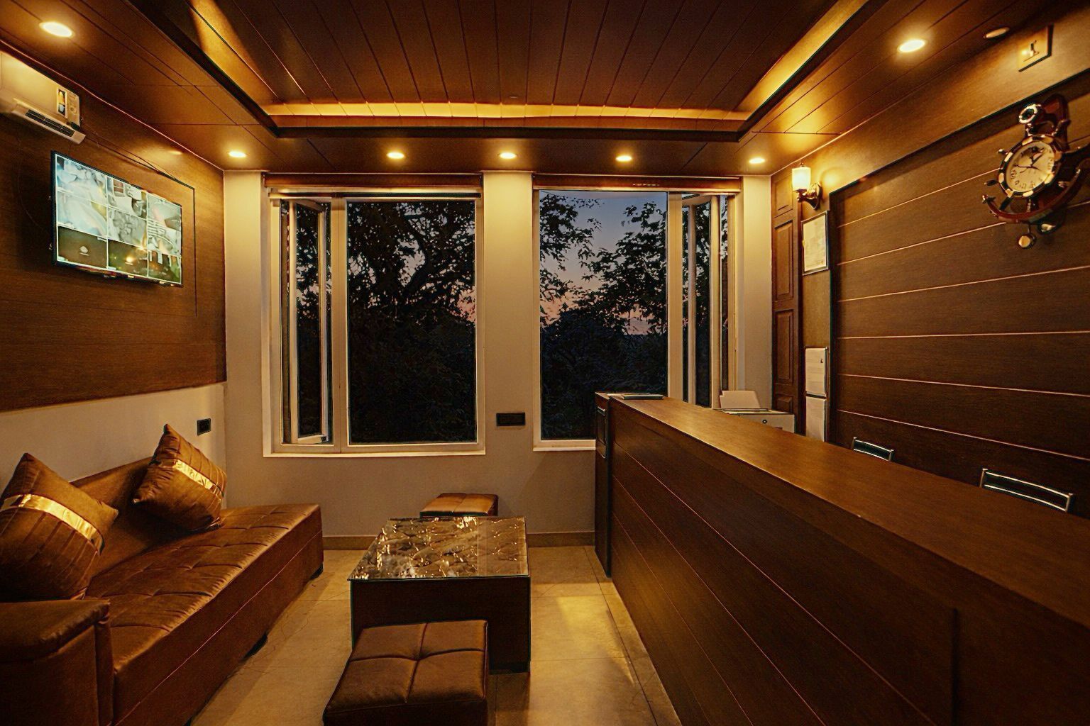 المنشأة من الخارج