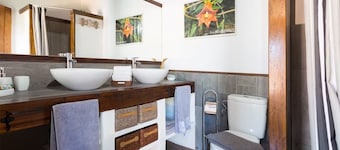 Villa Male, private heated pool, BBQ and gardens !!!