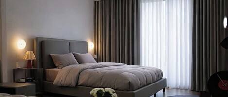 Chambre Deluxe, balcon | Bureau, espace de travail pour ordinateurs portables