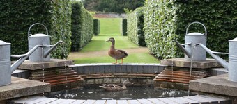 Elsham Hall Bothies: Countryside Retreat with Garden Views & Free Park Access
