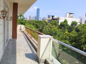 Standard Single Room, Balcony | Property grounds - Kommune Living (Gurugram)