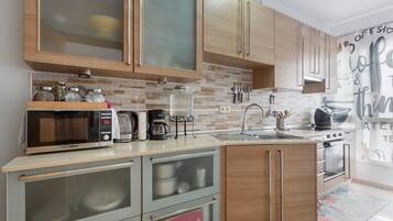 雪櫃、微波爐、爐具、咖啡機/沖茶器