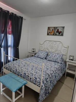 Bügeleisen/Bügelbrett, WLAN, Bettwäsche