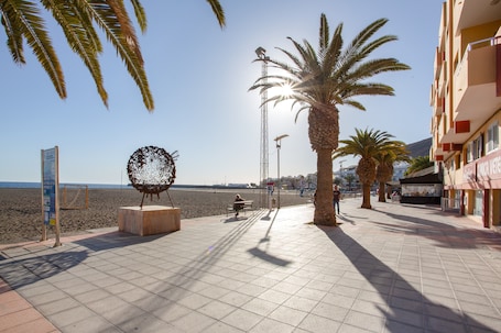 Beach nearby. Holiday Apartment 'vv Manorosa' with Sea View, Wi-Fi and Air Conditioning