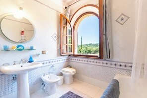 Hair dryer, bidet, towels, soap - Saracina Orchieda – Appartamento privato in villa (Totona)