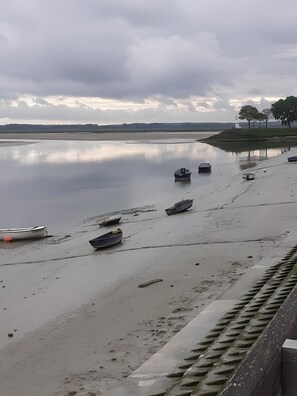 Beach - Holiday Home 'Les Coquelicots En Baie De Somme' with Private Terrace, Private Garden and Wi-Fi (Saint-Blimont)
