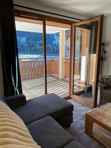Valloise A12 by Avecoeur
