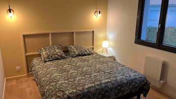 Fer et planche Ă repasser, Wi-Fi, draps fournis