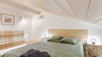 StrykjÀrn/strykbrÀda, wi-fi och sÀngklÀder