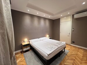 1 bedroom, iron/ironing board, free WiFi, bed sheets - The Sixteen Suite, elegant apartment in University District, Milan. (Milano)