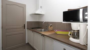 Refrigerador, microondas, parrilla de estufa y lavavajillas