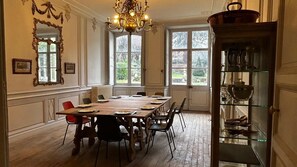 Dining - Chez Diane - Aphrodite: Signature Junior Suite Guest Room (Saint-Amand-Montrond)