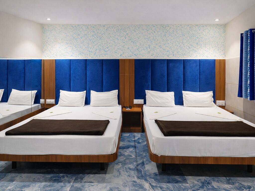 Family Quadruple Room | Desk, free WiFi