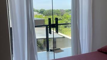7 quartos, ferros/tábuas de passar roupa, Wi-Fi, roupa de cama