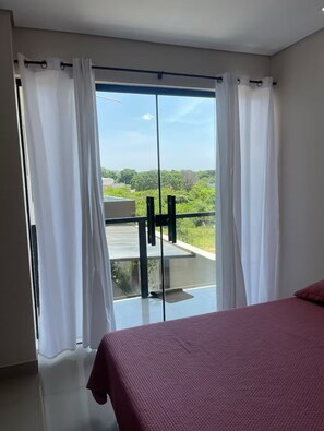 7 bedrooms, iron/ironing board, WiFi, bed sheets - Cintia Lima Party Venue and Lodging (Betim)
