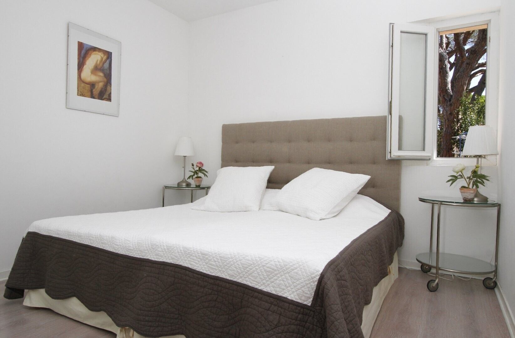 Een strijkplank/strijkijzer, wifi