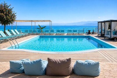 Agnes Beach Hotel Apartments