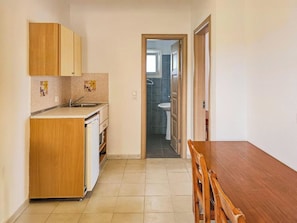 Apartment, 2 Schlafzimmer | Eigene Küche | Mini-Kühlschrank, Kochgeschirr/Geschirr/Besteck
