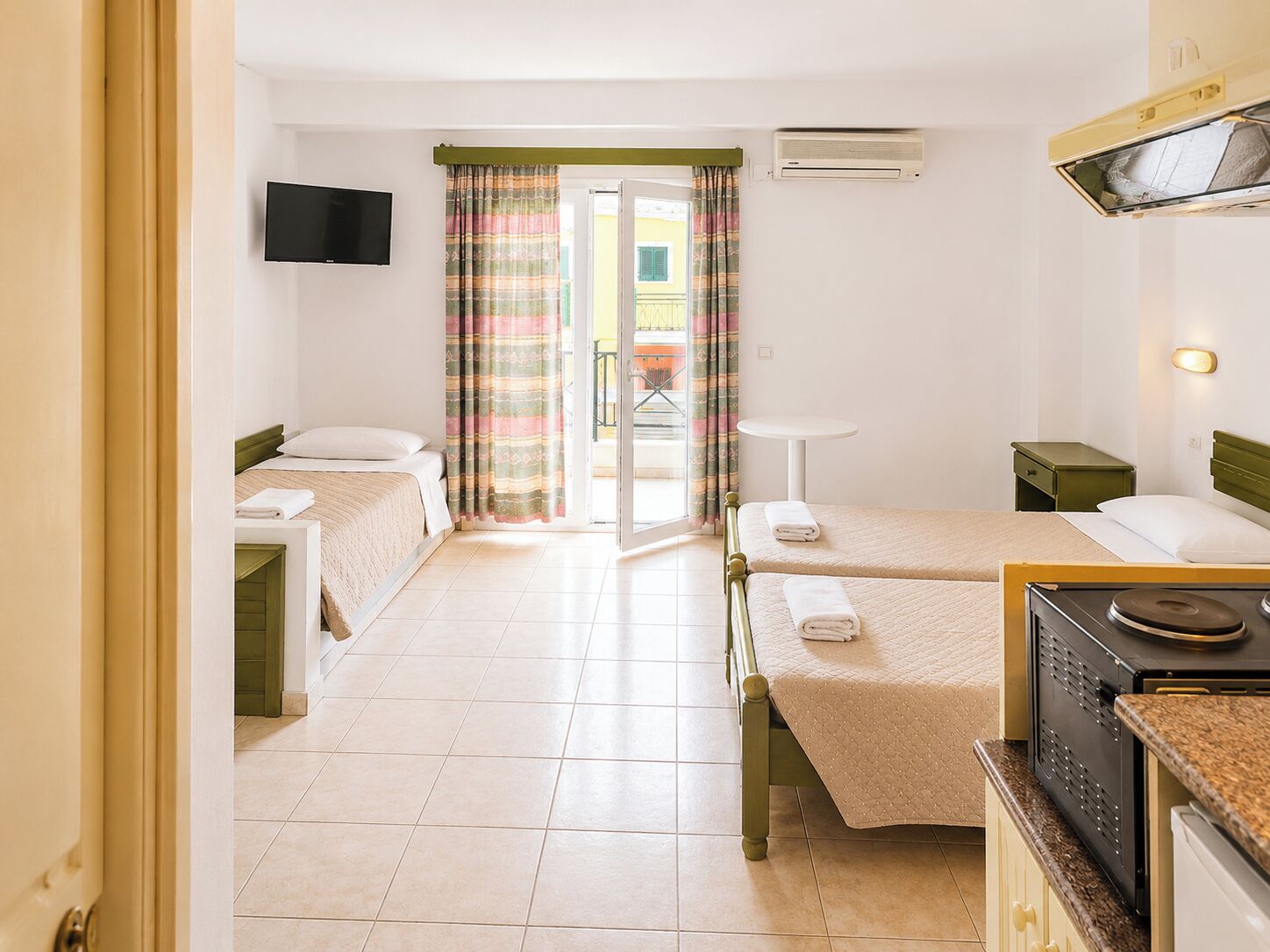 Habitación triple, balcón, en edificio anexo | Wifi gratis