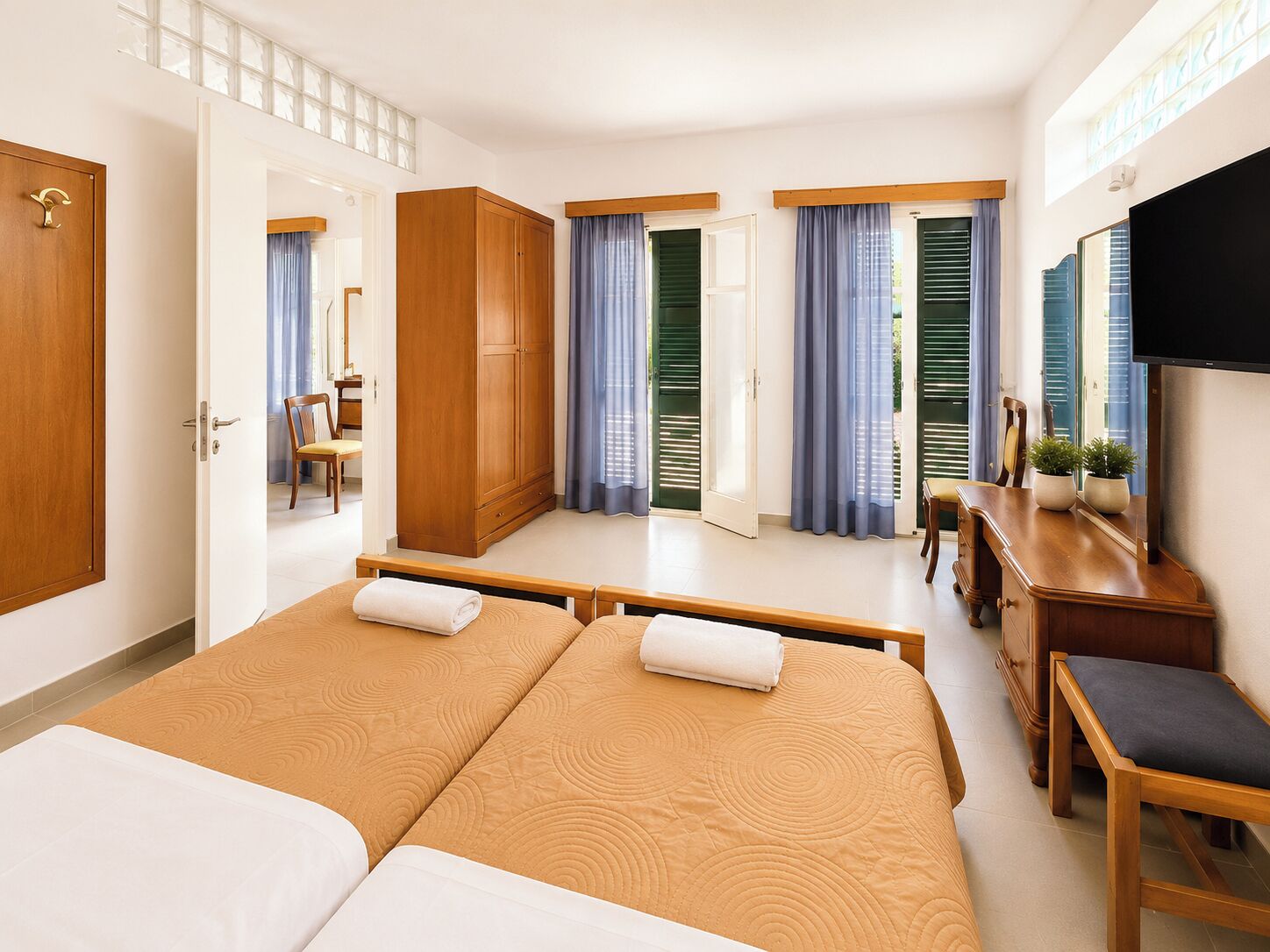 Habitación triple, 3 camas individuales | Wifi gratis