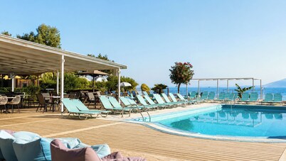 Agnes Beach Hotel Apartments